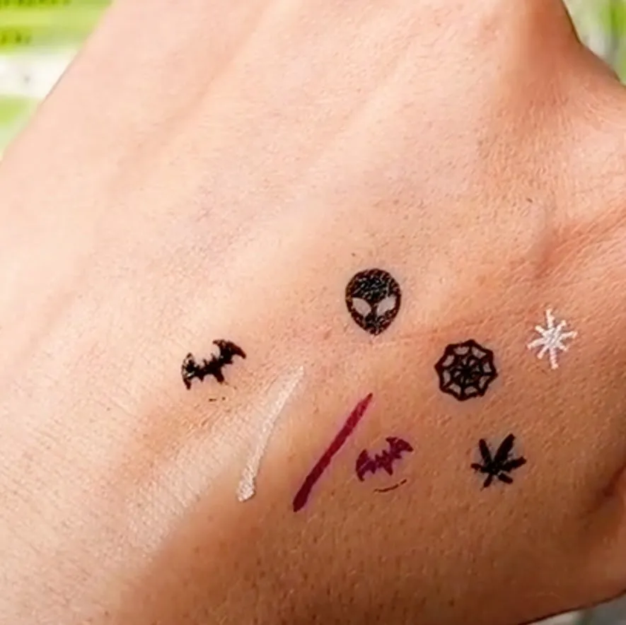 Alien Stamp and Eye Liner Makeup (Ashley Hay Design)