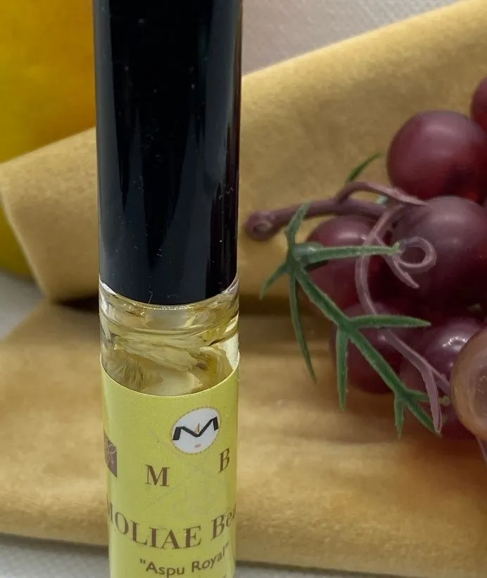 Lip Oil Gloss | Marula Oil | Lotus Seed Oil | Egyptian Roses | Chrysanthemums