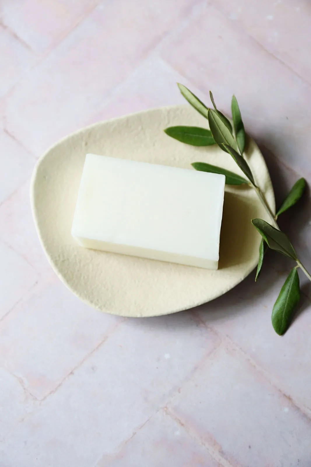 Soap White Pomegrante 100G