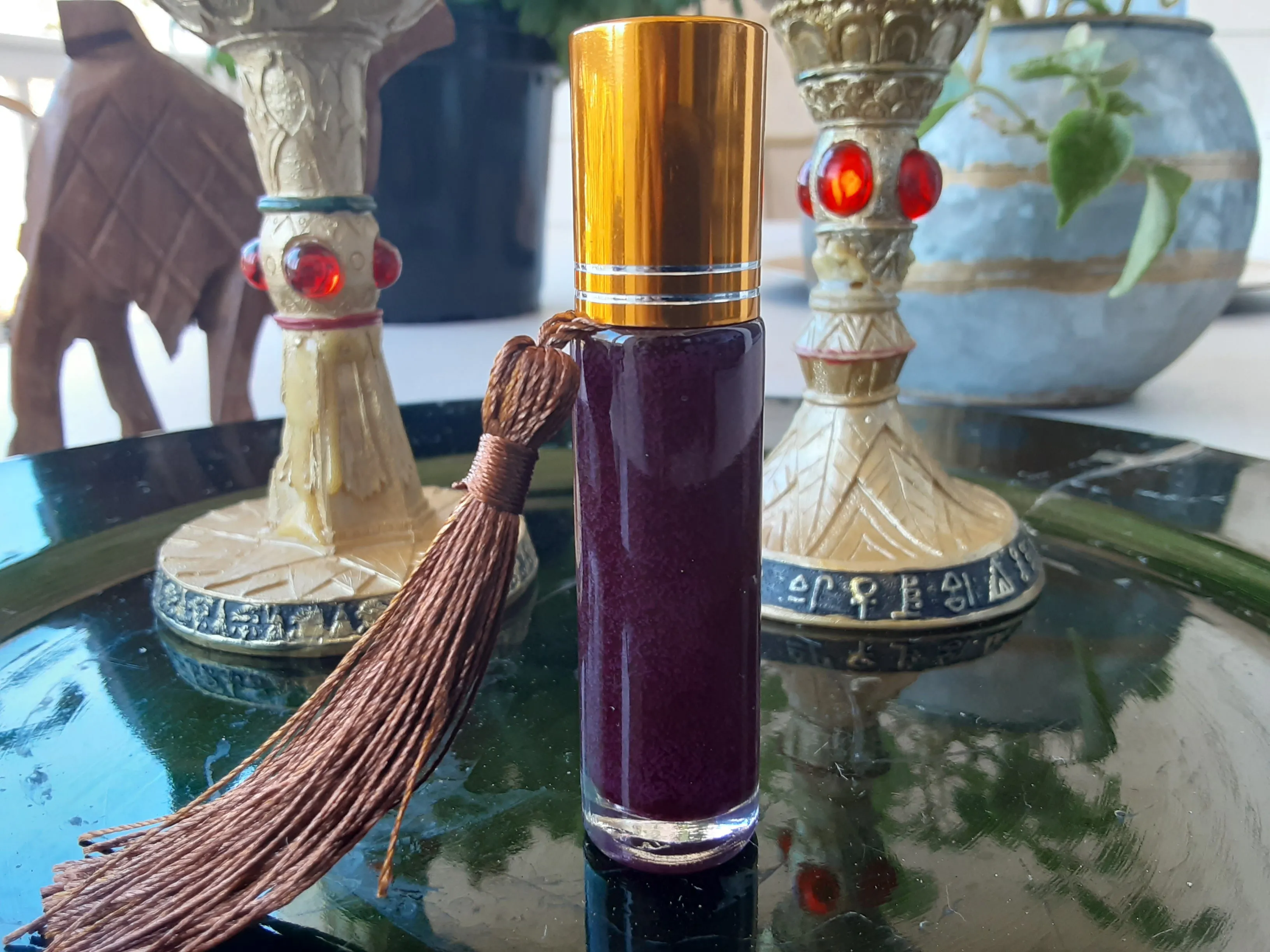 Topaz Oasis Queen | Queen Hagar Garnet | Lip Oil Gloss | Strawberry Seed | Egyptian Geranium | Jojoba | Coconut
