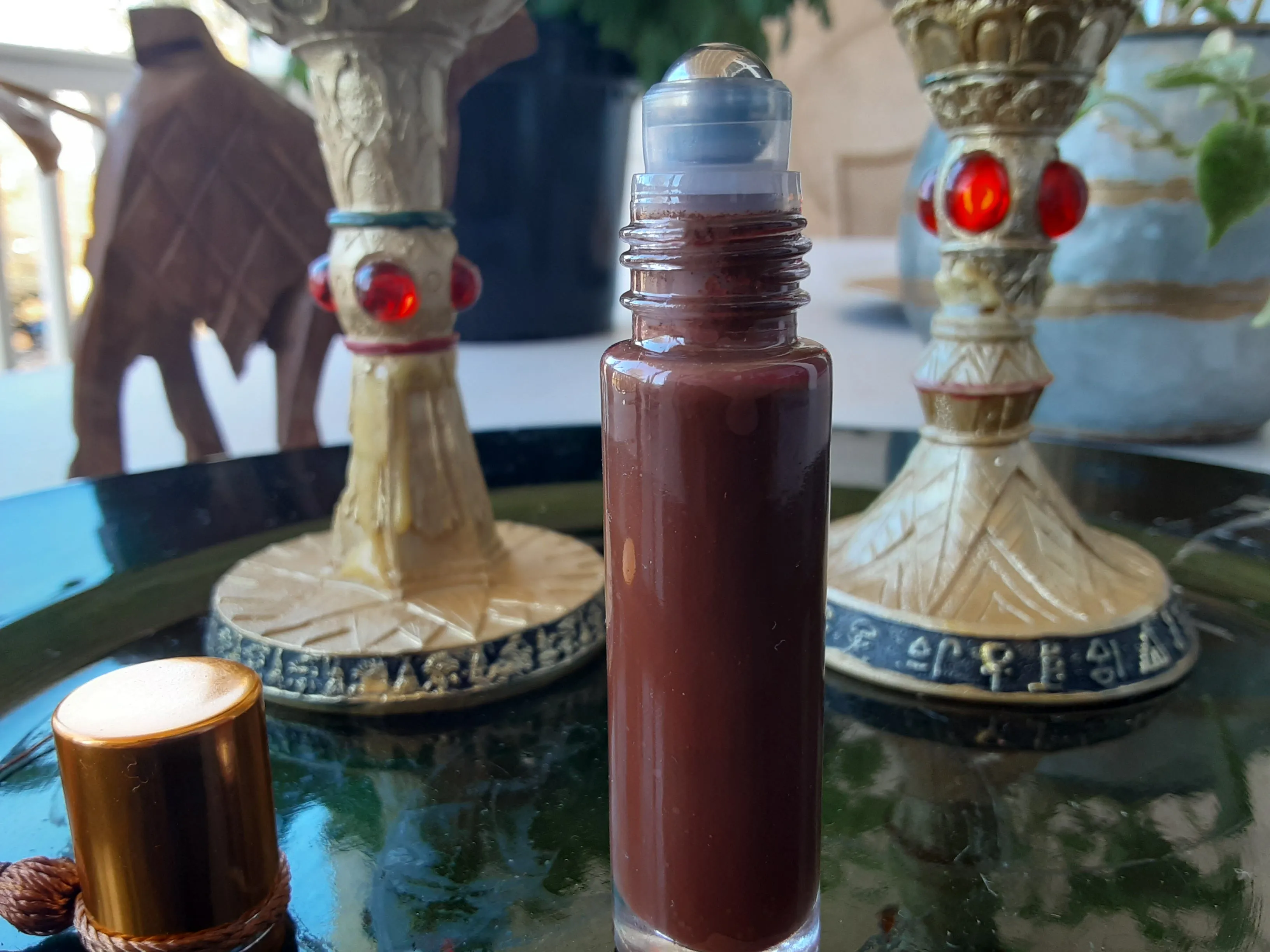 Topaz Oasis Queen | Queen Hagar Garnet | Lip Oil Gloss | Strawberry Seed | Egyptian Geranium | Jojoba | Coconut